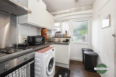 5 Twybridge Way -010.jpg