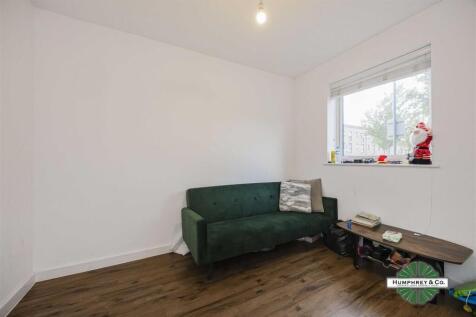 70 Ager Avenue -015.JPG