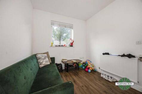 70 Ager Avenue -014.JPG