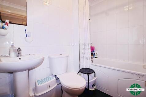 pbox-bathroom-325428.jpg