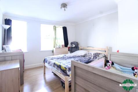 pbox-bedroom-325428.jpg