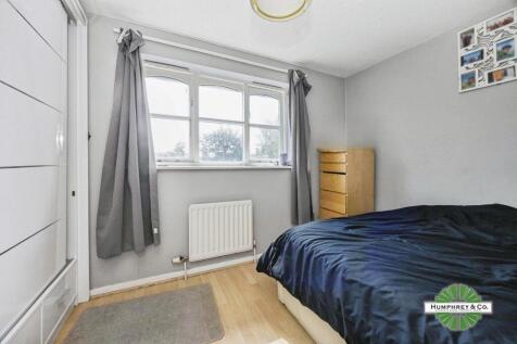 pbox-bedroom-327158.jpg