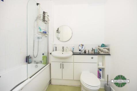 Two Bed Flat to Rent in Hawker Place E17