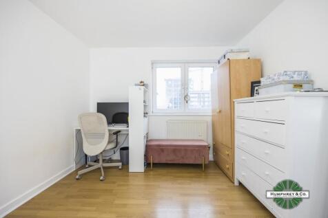 Two Bed Flat to Rent in Hawker Place E17