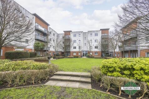 Two Bed Flat to Rent in Hawker Place E17