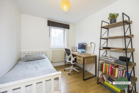 Two Bed Flat to Rent in Hawker Place E17