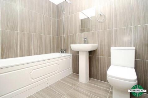 pbox-bathroom-330725.jpg