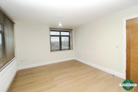 pbox-bedroom-330725.jpg