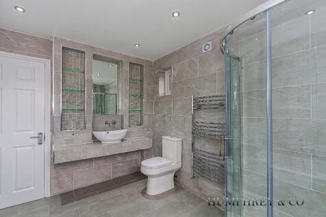 bathroom 2.jpg
