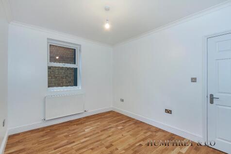 bedroom 4.jpg