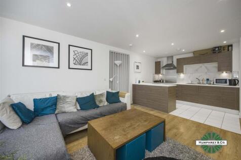 Flat 7  Merlin Heights  Waterside Way -009.JPG