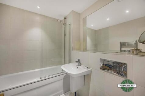 Flat 7  Merlin Heights  Waterside Way -001.JPG