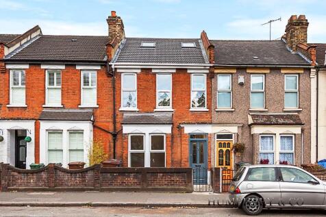 4 bedroom Terraced for sale