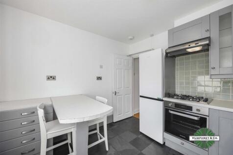 17B  Ambleside Road -007.jpg