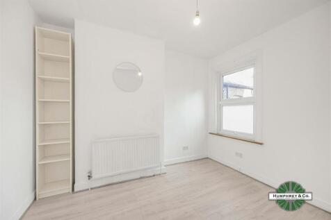 17B  Ambleside Road -001.jpg