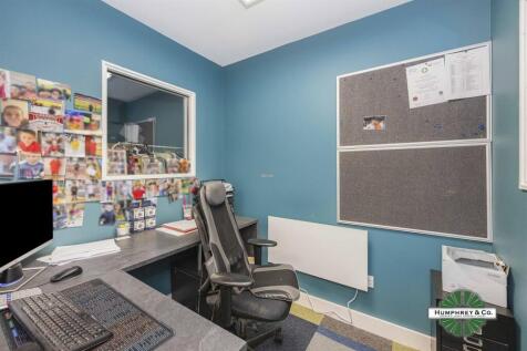 26 Walthamstow Business Centre Clifford Road -02