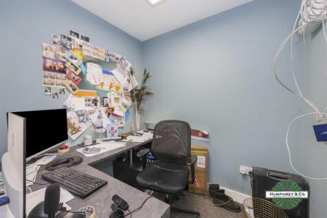 26 Walthamstow Business Centre Clifford Road -02