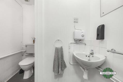 26  Walthamstow Business Centre  Clifford Road -00