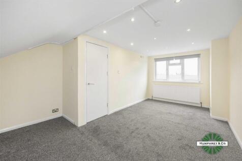 93    Grove Green Road -022.jpg