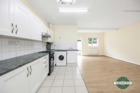 93    Grove Green Road -004.jpg