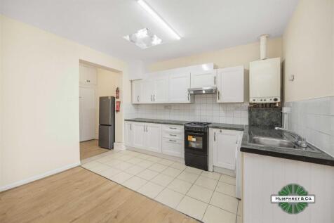 93    Grove Green Road -010.jpg