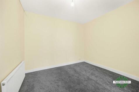 93    Grove Green Road -001.jpg