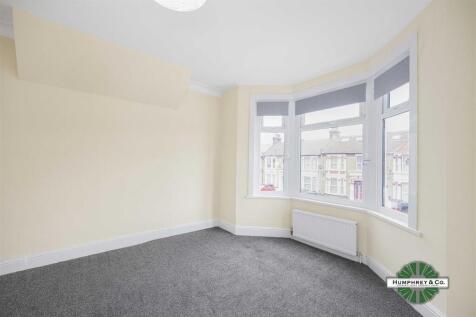 93    Grove Green Road -018.jpg