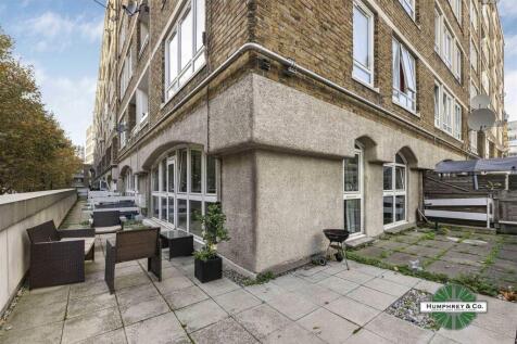 Flat 43  Bath Court  St. Luke&#39;s Estate, Bath Stree