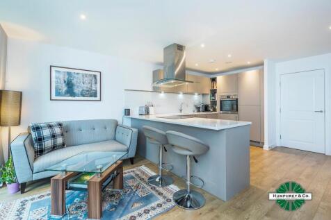 Two Bedroom Flat in All Popular Hale Village