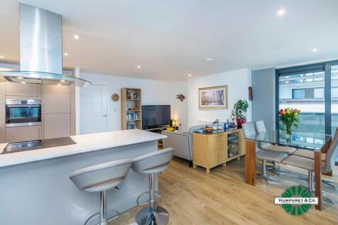 Two Bedroom Flat in All Popular Hale Village