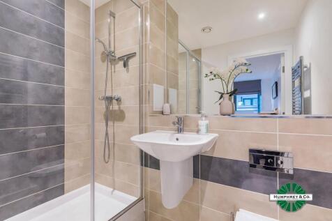 Two Bedroom Flat in All Popular Hale Village