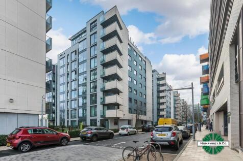 Two Bedroom Flat in All Popular Hale Village