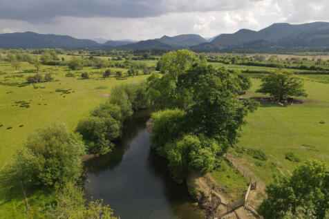 690m of single bank rights on the River Derwent, 
