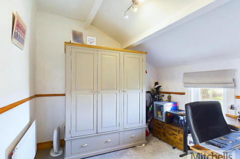 Dressing Room/Bedroom