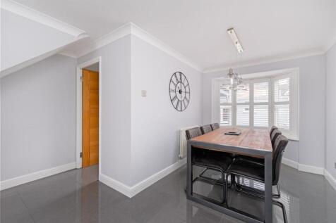Doulton Close-4.jpg
