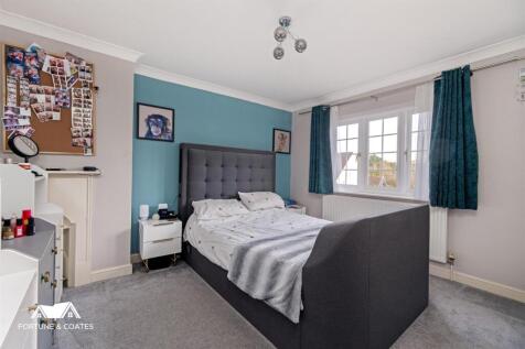 Hillmead Close-2.jpg