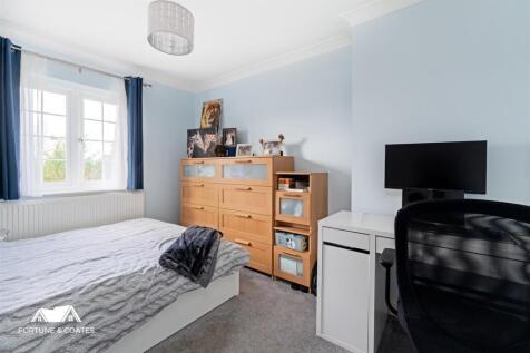 Hillmead Close-6.jpg