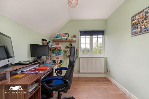 Hillmead Close-1.jpg