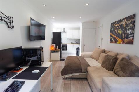 108 Markwell Wood10.jpg