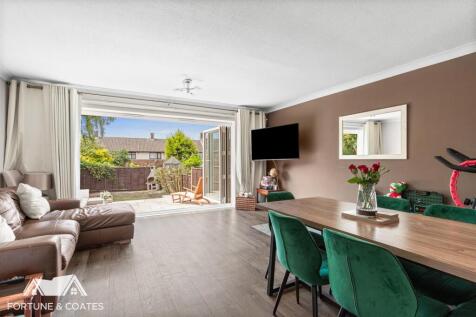 PinewoodClose_14.jpg