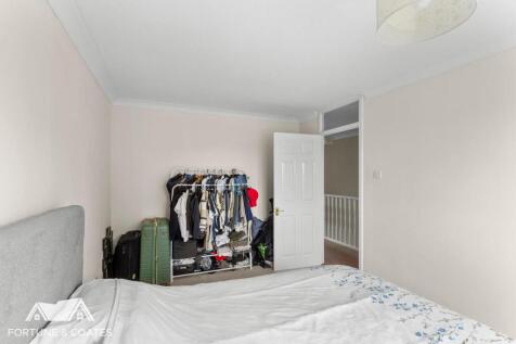 PinewoodClose_4.jpg