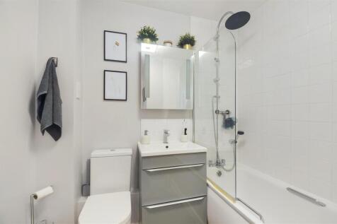 Bathroom (3).jpg
