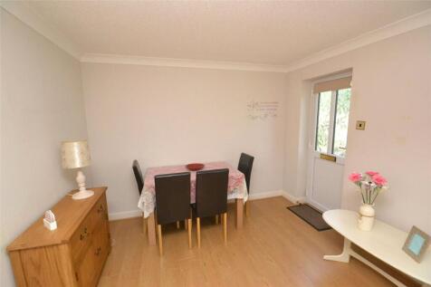 Living Room Photo 2