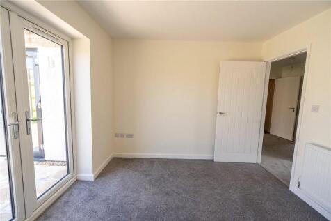 Dining Room/Bed 3