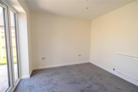 Dining Room/Bed 3