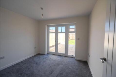 Dining Room/Bed 3