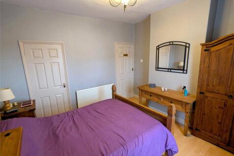 Bedroom 1 (2)