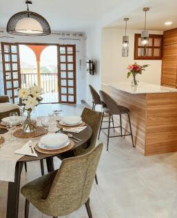 Living/dining area