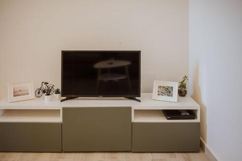 Living/dining area
