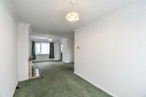 Living Room/Dining